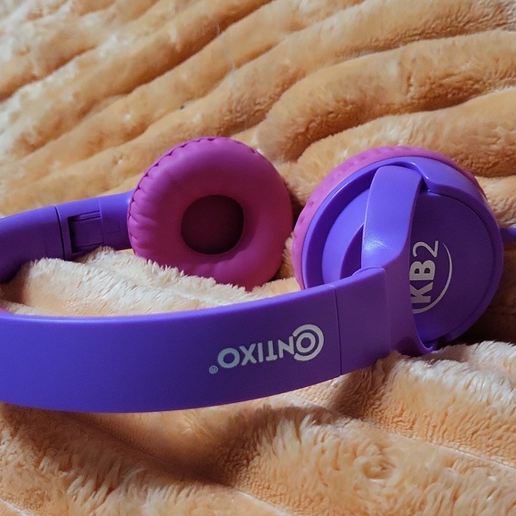 Contixo Wired Headphones - Picture 4 of 5